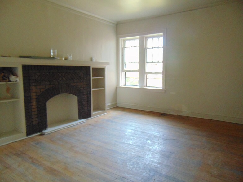 Primary Photo - 6644 S Peoria St