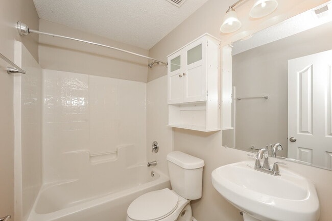 Building Photo - 309 Westhill Dr