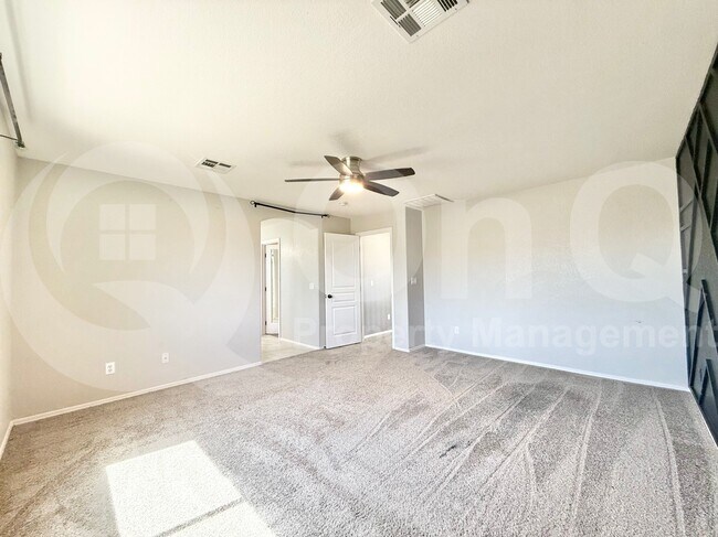 Building Photo - 3913 S Crosscreek Dr