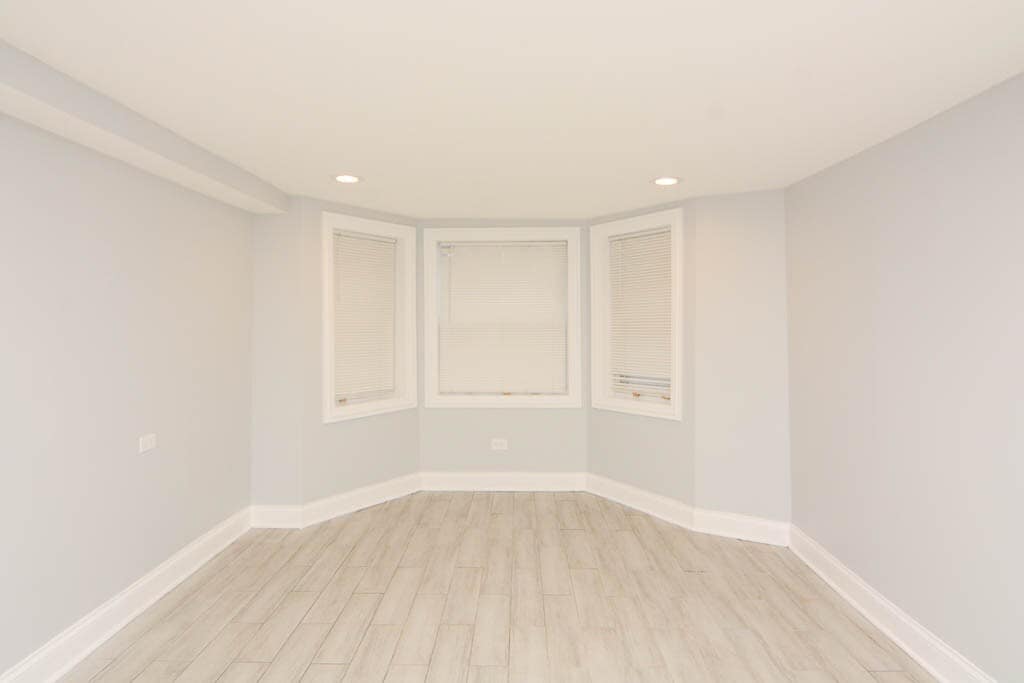 Building Photo - 2970 N Ridgeway Ave