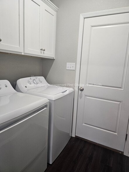 Building Photo - 2124 Ingalls Ln