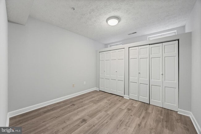 Building Photo - 2716 Mapleview Ct