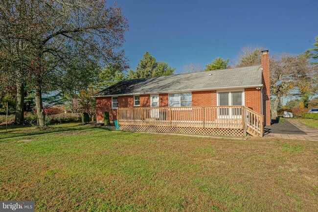 Building Photo - 123 Thies Rd