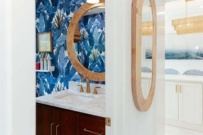 Building Photo - 610 38th St