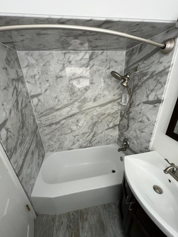 Building Photo - 375 Bonair St