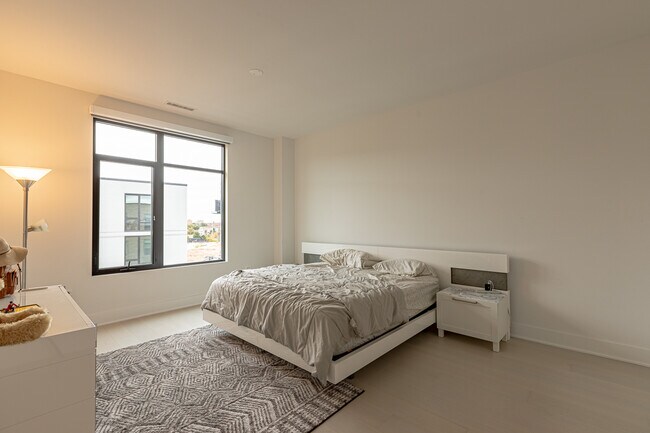 Building Photo - 1701 West Webster.-702