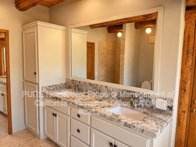 Building Photo - 60766 Table Mountain Rd