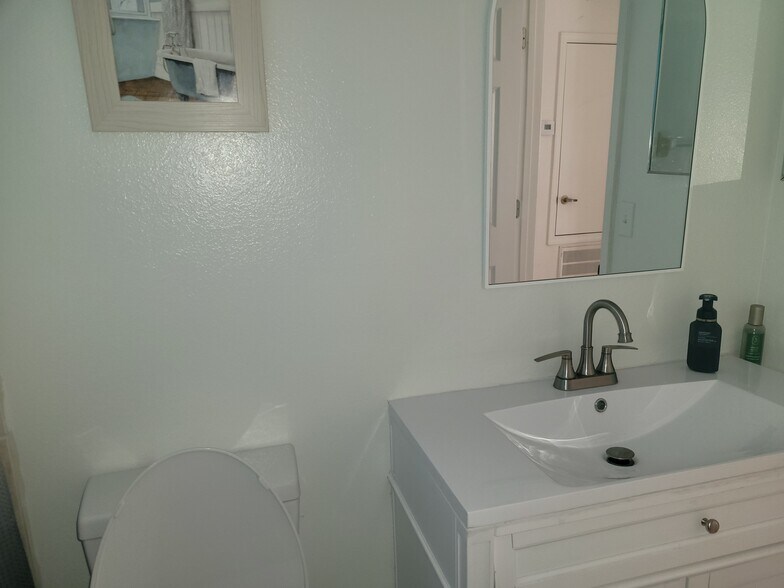 Bathroom to share with another tenant - 106 Woodbury Pines Cir