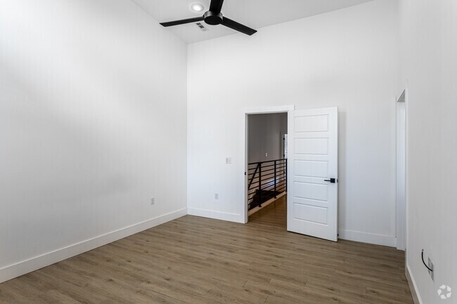 Interior Photo - Parkside Row