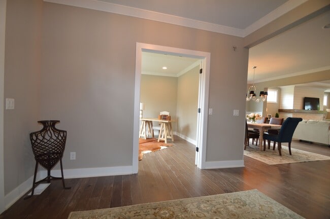 Building Photo - 9324 Old Plainfield Rd