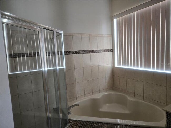 Building Photo - 4939 Solimartin Dr