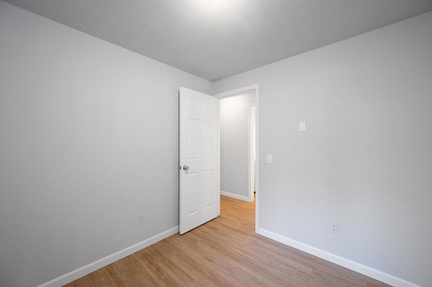 Building Photo - 136 Windward Dr