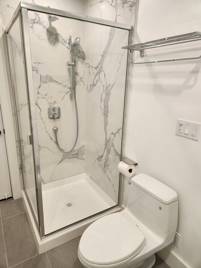 Building Photo - 530 Richmond St