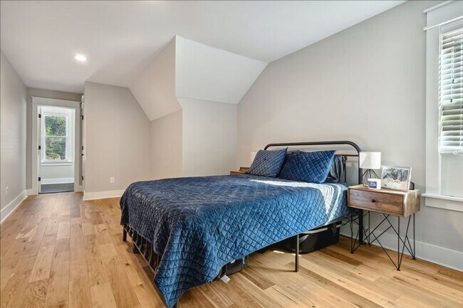 Building Photo - 319 Williford St