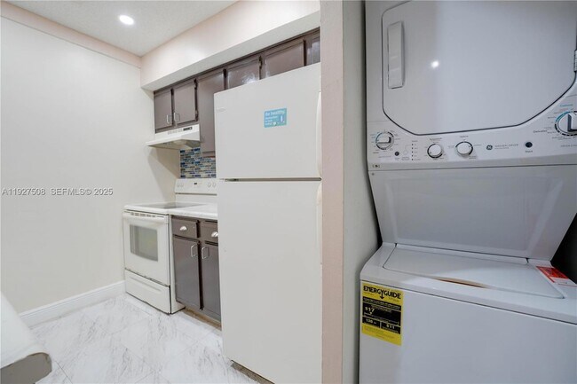 Building Photo - 5686 Rock Island Rd