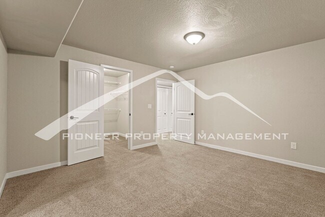Building Photo - Luxury, Main Floor Ranch Home with EV Char...