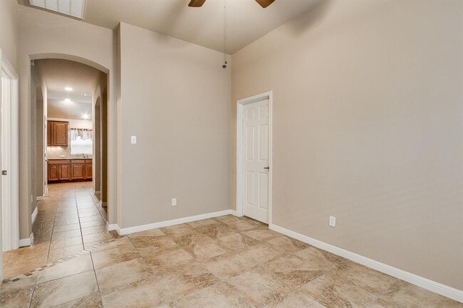 Building Photo - 609 Walsh Hill Trail