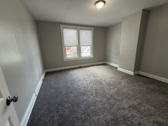 Building Photo - 2036 Mackoy St