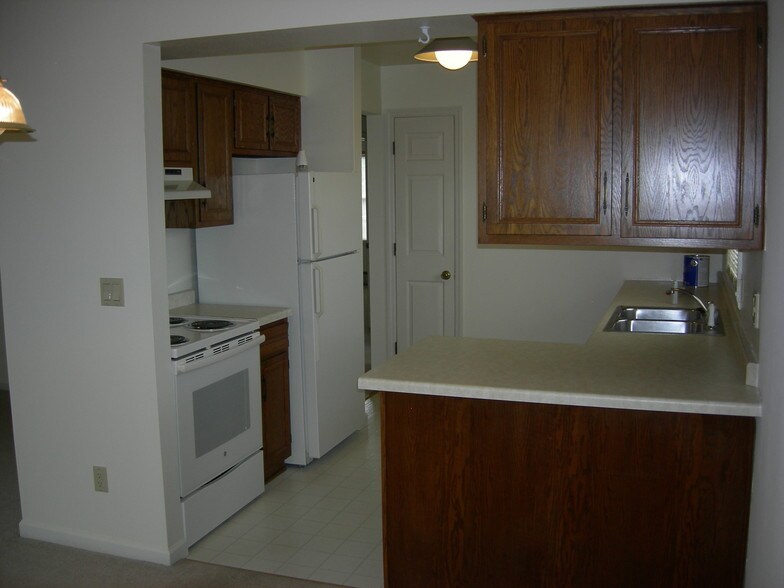 Building Photo - 720 Starboard Ct