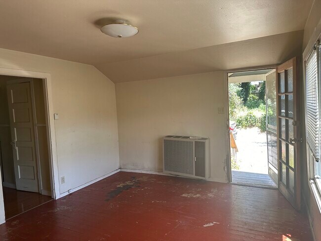 Building Photo - 7312 Bodega Ave