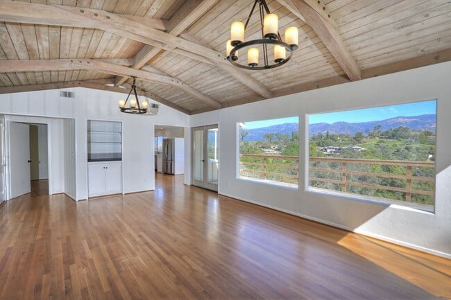 Building Photo - Peaceful Hope Ranch Living