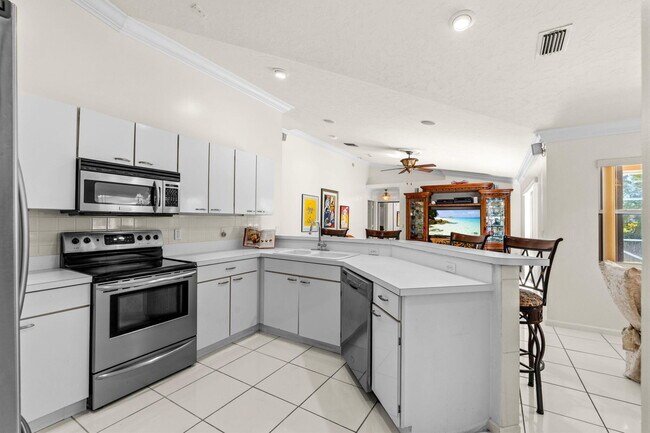 Building Photo - 15495 Rolling Meadows Cir