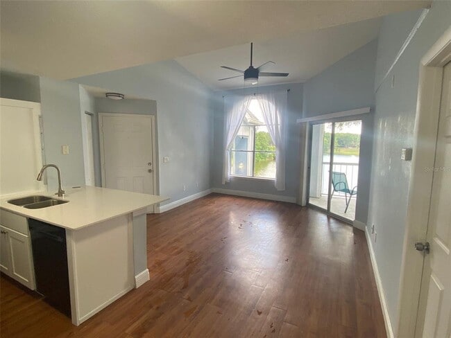 Building Photo - 2612 Grassy Point Dr