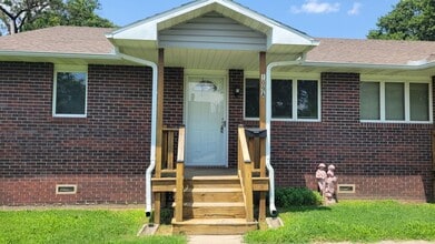 Building Photo - 109 E Kansas St