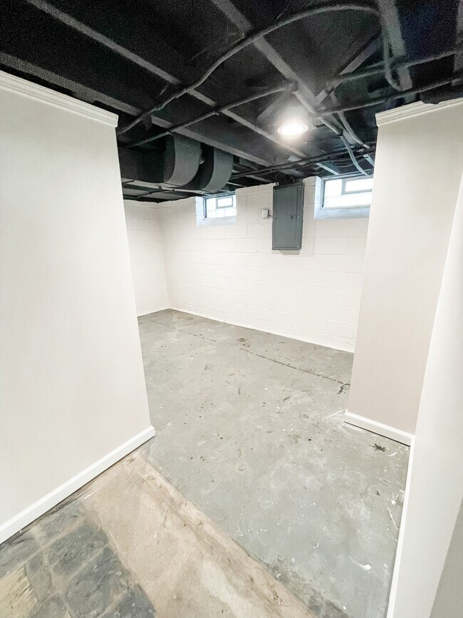 Building Photo - 426 Hillcrest Ave