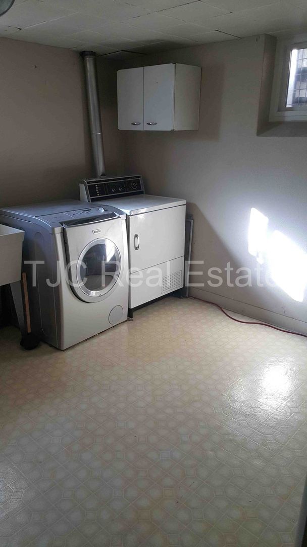 Building Photo - 1215 S Jackson St