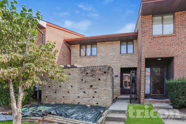 Building Photo - 312 Five Farms Ln