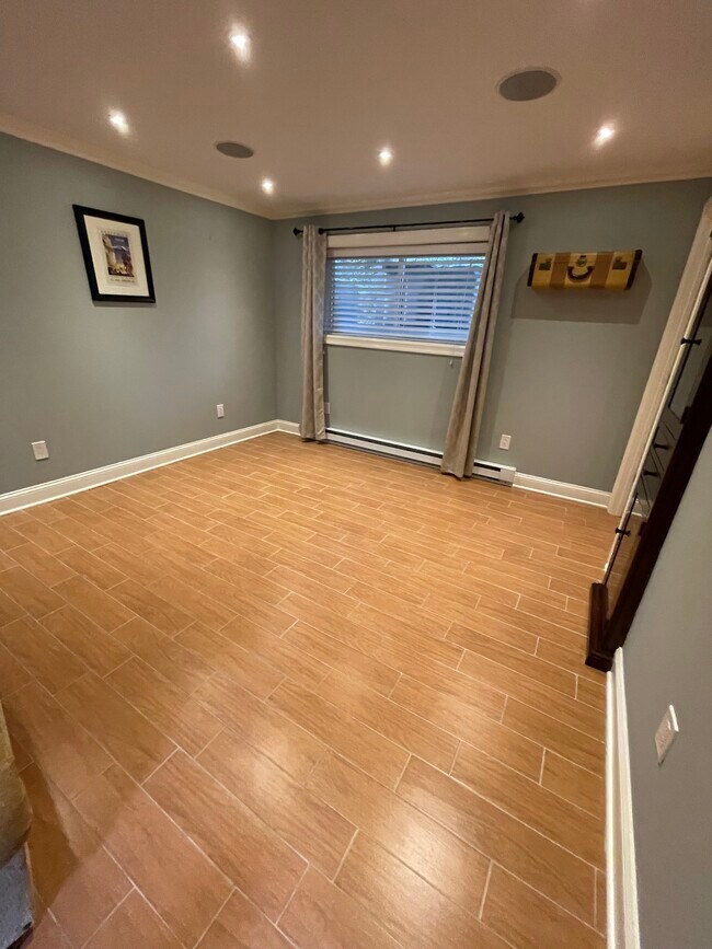 Building Photo - 47 Woodway Rd