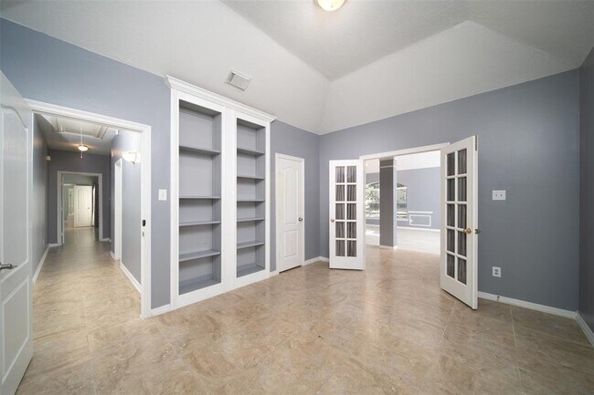 Building Photo - 4102 Magnolia Ln
