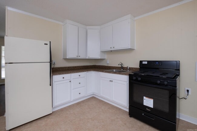 Building Photo - 7815 Moore Dr