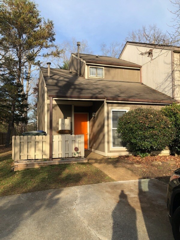 Building Photo - Great Townhome in Hixson!