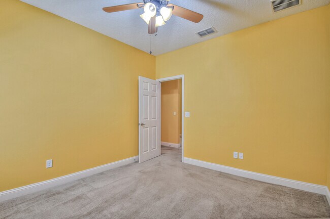 Building Photo - 3521 Carolwood Ln