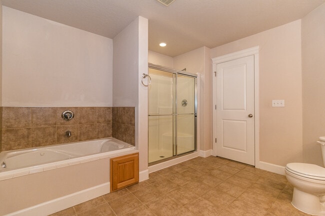 Building Photo - Wonderful 3-Bedroom,  2.5-Bath Home With Beautiful Primary Suite