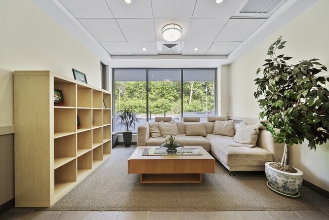 Building Photo - 24 Cobblestone Ln