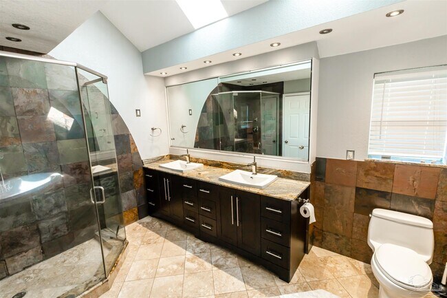 Building Photo - 400 Ridge Wood Cir