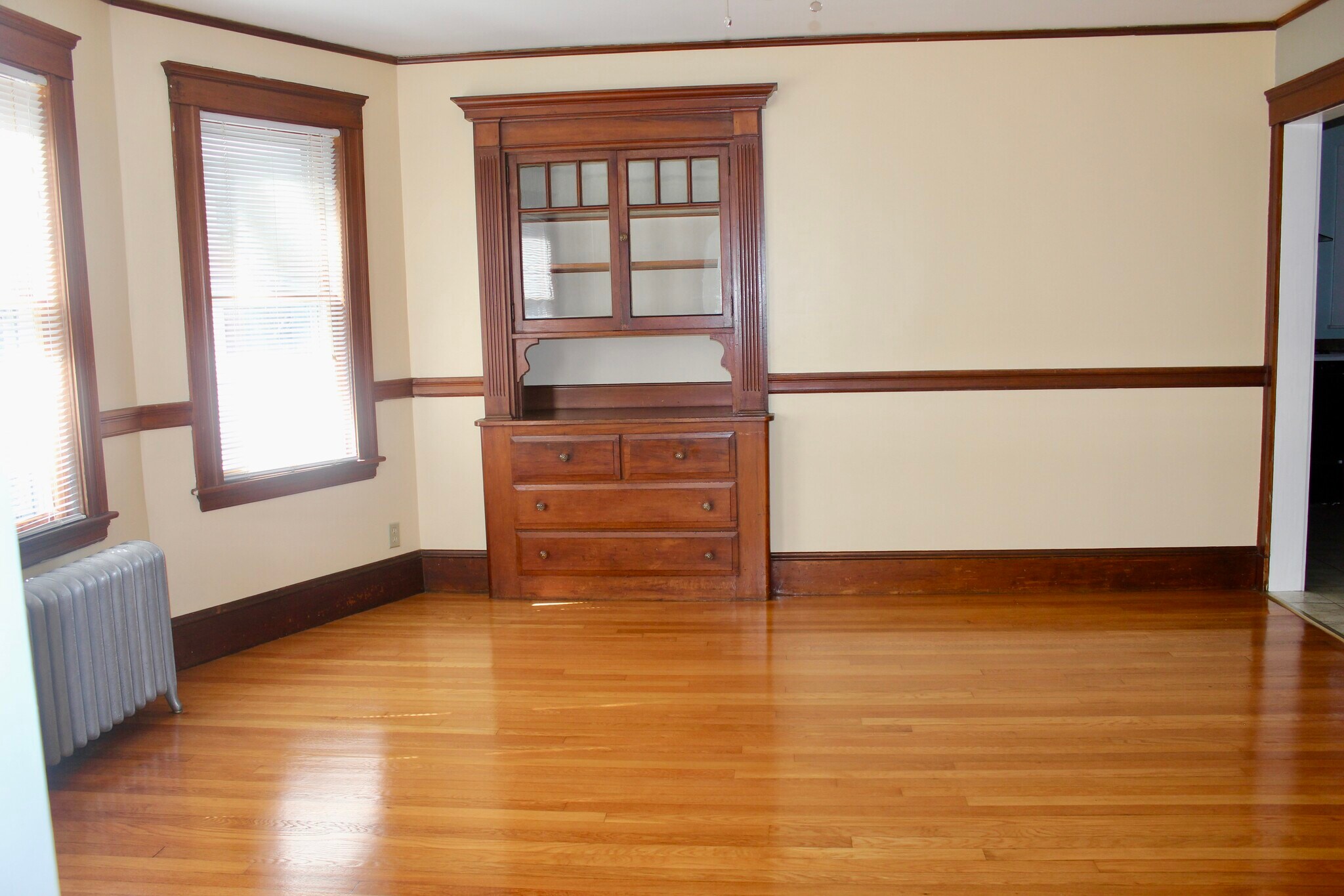 Building Photo - 154 Mount Vernon St