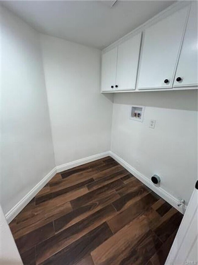 Building Photo - Beautifully Maintained Home