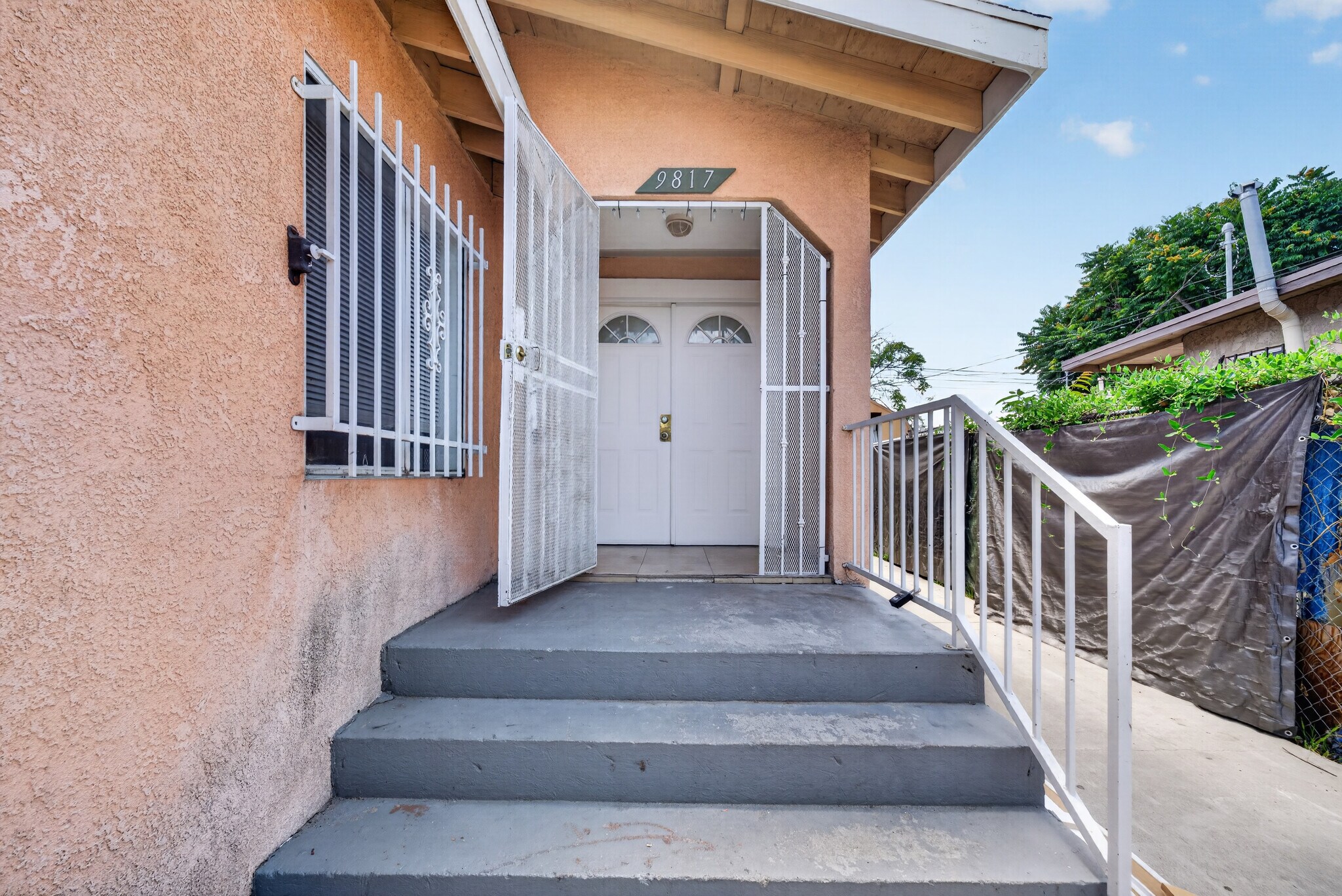 Main entrance - 9817 Holmes Ave