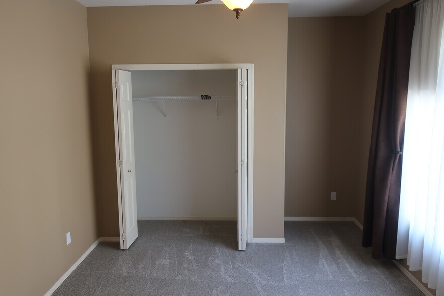 Building Photo - 466 Lower Daniels Dr