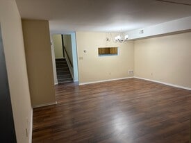 Building Photo - 604 Stony Way