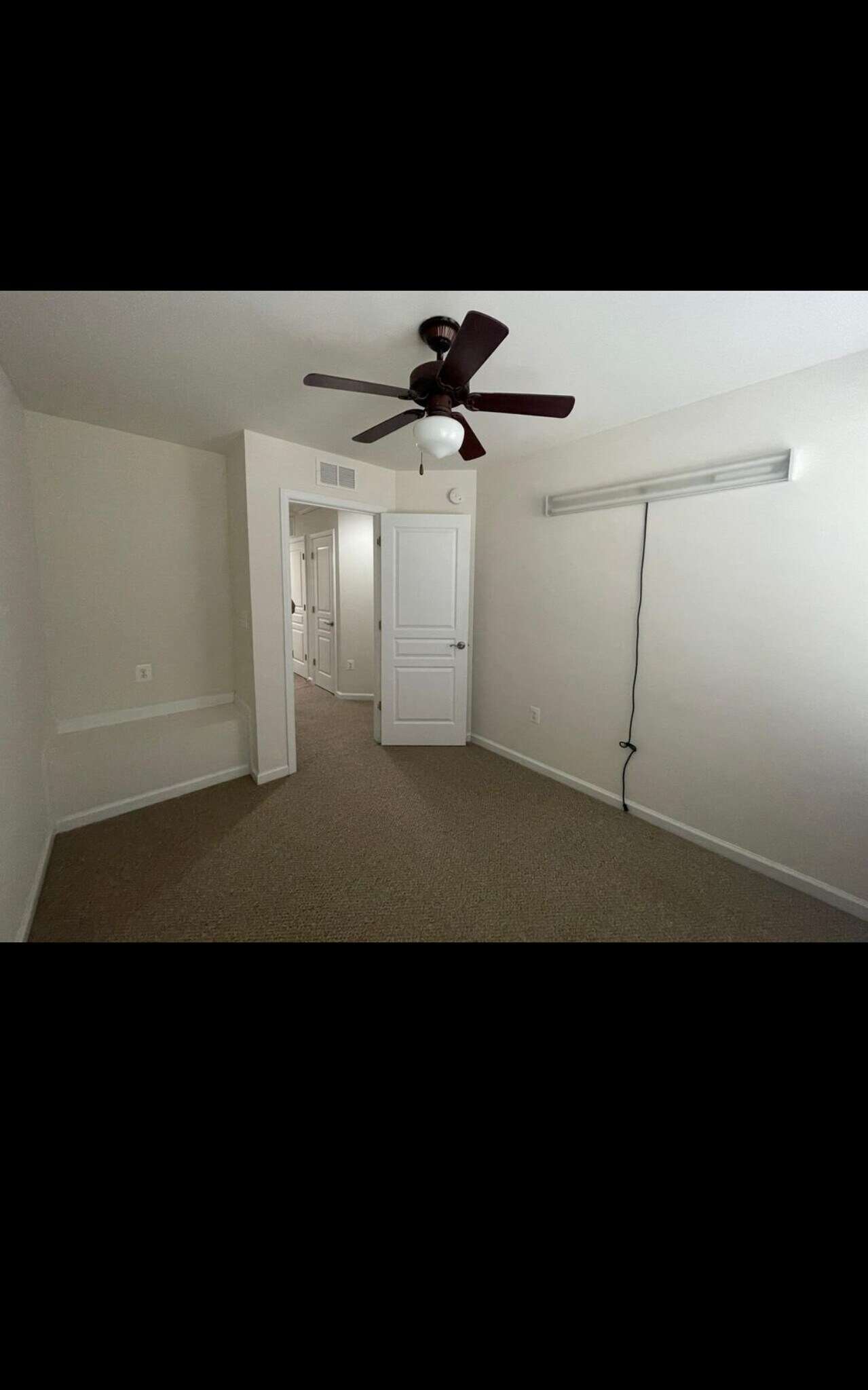 Building Photo - 8322 Heritage Crossing Ct