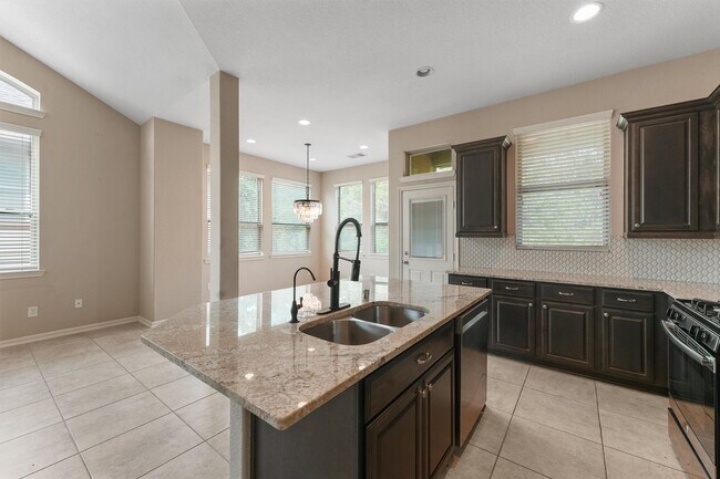 Building Photo - 130 Biltmore Loop