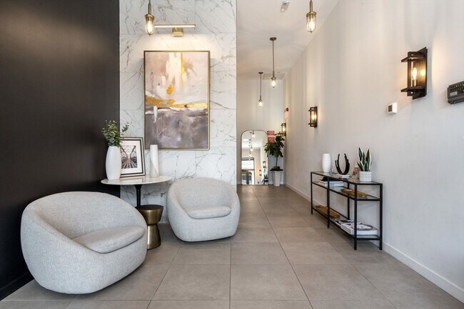 Building Photo - 457 W Broadway