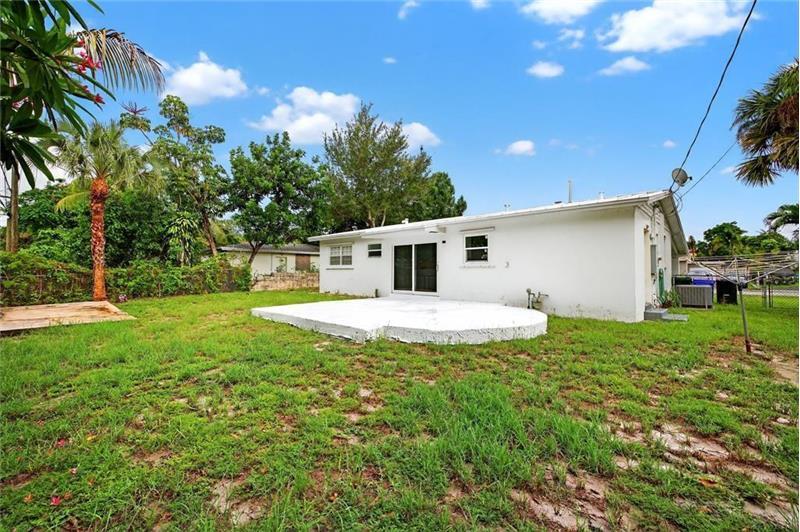 Building Photo - 3131 SW 20th Ct