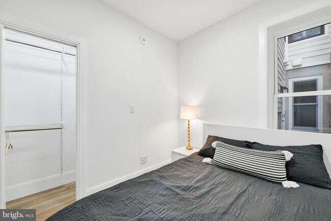 Building Photo - 1714 Euclid St NW