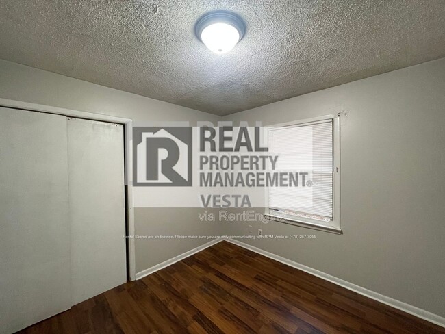 Building Photo - 102 Hope Pl